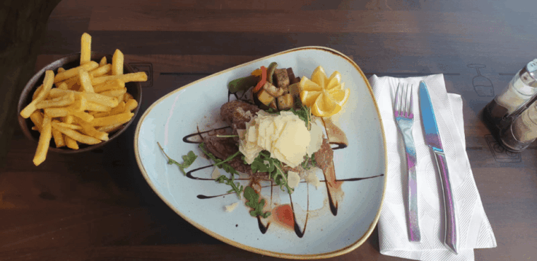 Luxembourg: Italian-Style Dinner in a Vintage Bus - FAQ