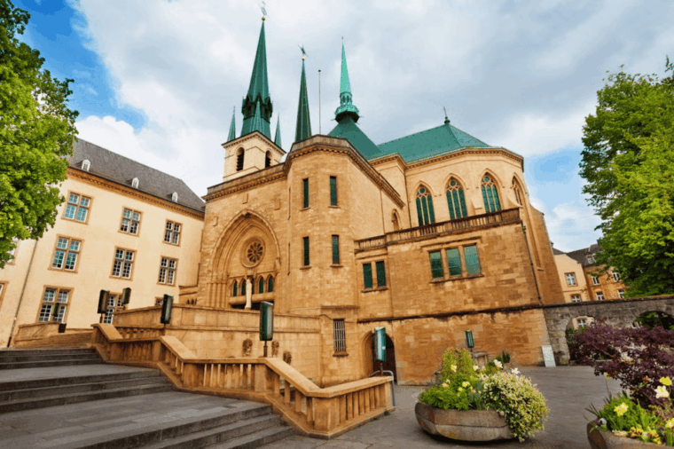 Luxembourg: Private Tour of Luxembourg - FAQs