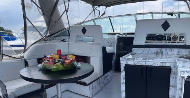 Luxurious 40ft Yacht Charter - Amenities and Features