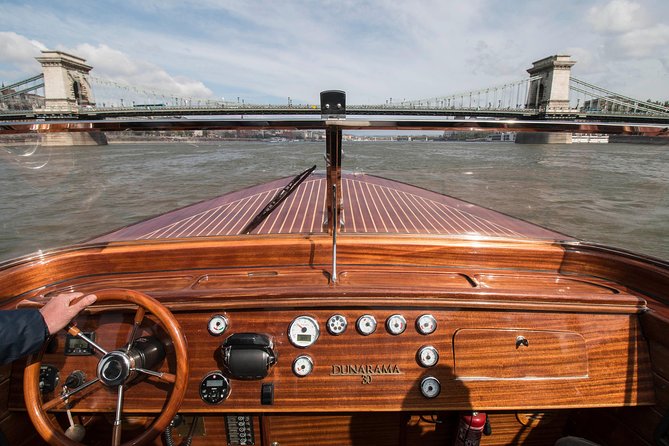 Luxurious, Private Day Cruise With a Water Limousine on the Danube - Experience Description