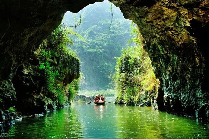 Luxury 1-Day Tour to Hoa Lu, Trang An & Mua Cave from Hanoi - Stop 3: Discovering Trang An — UNESCO World Heritage Wonder