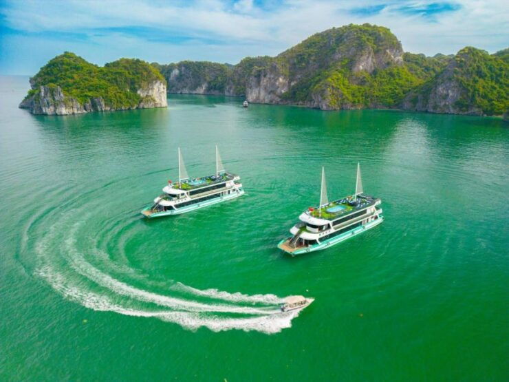 Luxury 5 Star Cruises W/Buffet Lunch, Titop& Surprising Cave - Activity Details