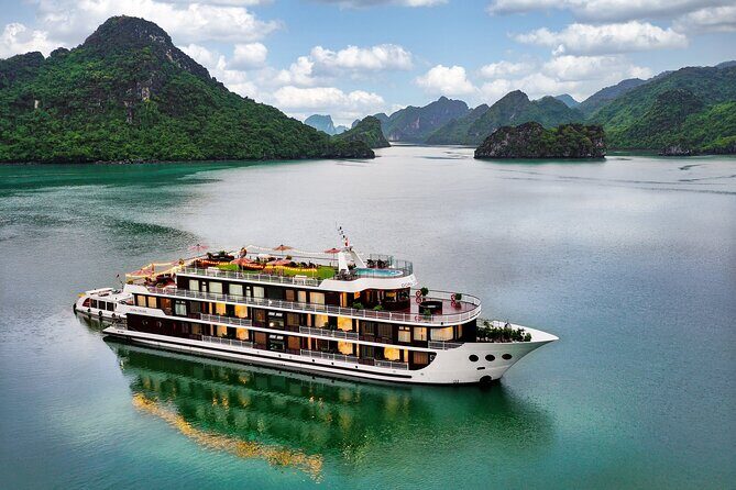 Luxury 5 Star Overnight Cruise in Halong Bay & Lan Ha Bay (2D/1N) - An In-Depth Look at the Luxury 5-Star Overnight Cruise in Halong & Lan Ha Bays