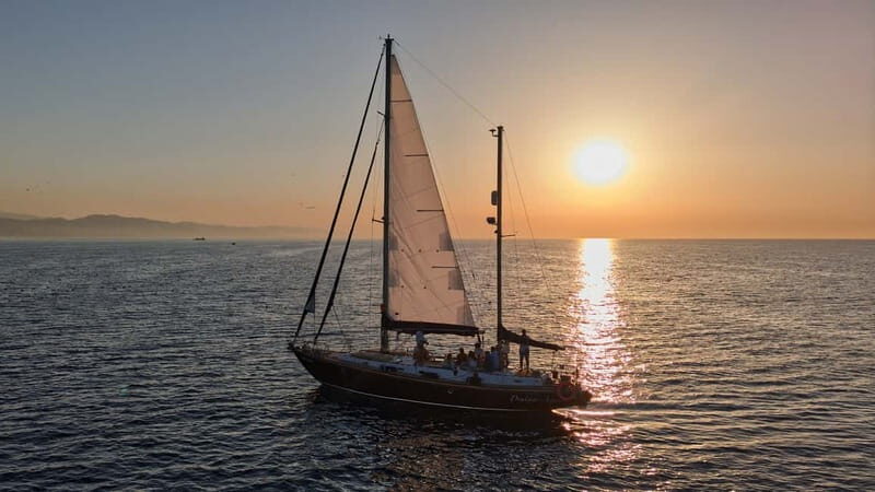 Luxury and exclusive sailing tour with private service - Practical Tips