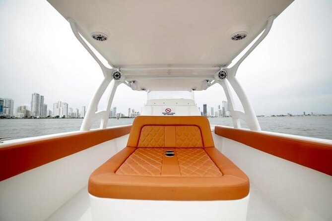 Luxury Boat Rental Package With Captain Included - Package Inclusions