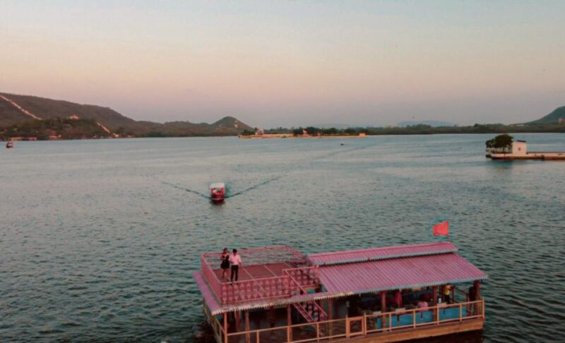 Luxury Boat ride, Havelis, Heritage Walk & High Tea - Good To Know