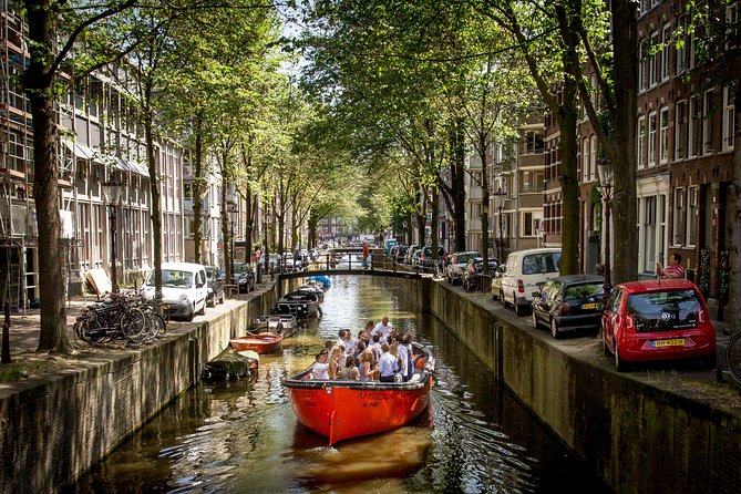 Luxury Boat Tour in Amsterdam With Bar on Board - Sightseeing and Commentary