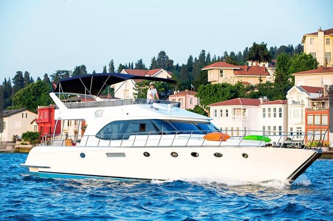 Luxury Boat Tour in Bosphorus With Hotel Transfers - Luxury Boat Features