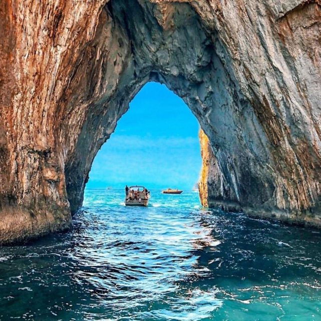 Luxury Boat Trip of Capri Island - Itinerary Details