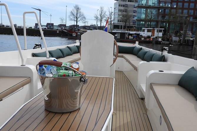 Luxury Canal Cruise With Local Skipper & Complimentary Drink - Tour Highlights