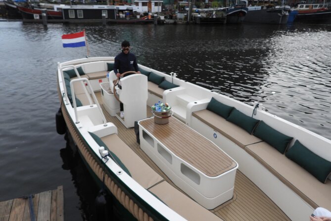 Luxury Canal Cruise With Local Skipper & Complimentary Drink - Meeting Point