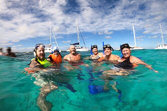 Luxury Catamaran Privilege to Isla Mujeres + Open Bar VIP - Navigating the Itinerary