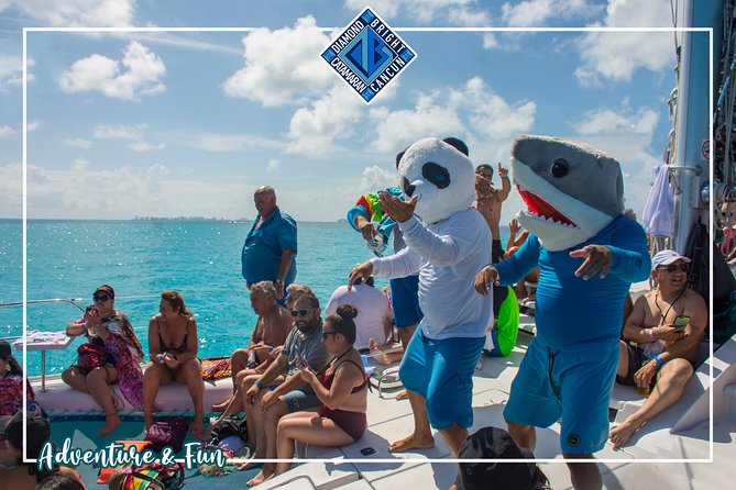 Luxury Catamaran Tour to Isla Mujeres With Transportation From Cancun - Tour Highlights