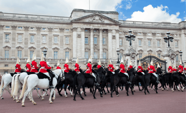 LUXURY CHAUFFEUR-DRIVEN TOURS OF LONDON - Who is This Tour Best For?