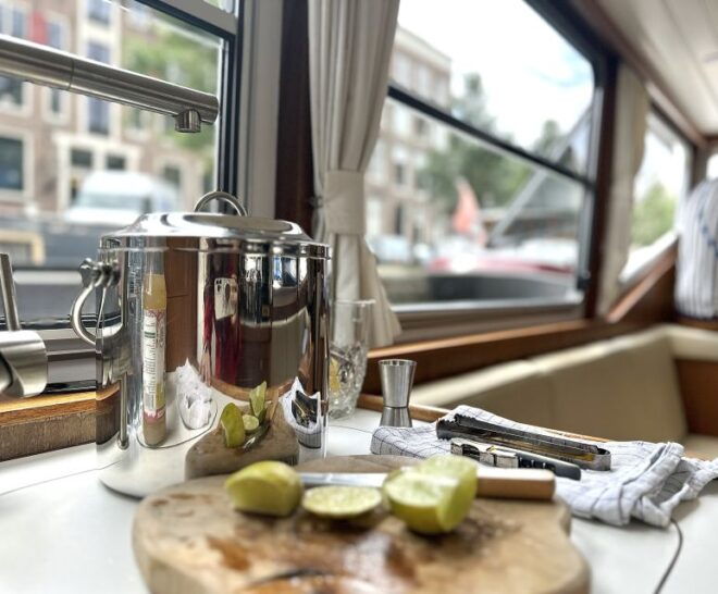 Luxury Cruise, Max 8 Guests, With Extensive Open Bar/Nibbles - Directions