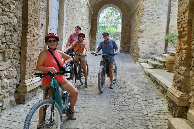 Luxury Eno and Oil Experience, by E-Bike and More... - Indulge in a Luxurious Wine Tasting Experience