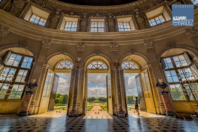 Luxury Evening Dining Experience at Chateau De Vaux-Le-Vicomte - Meeting and Pickup