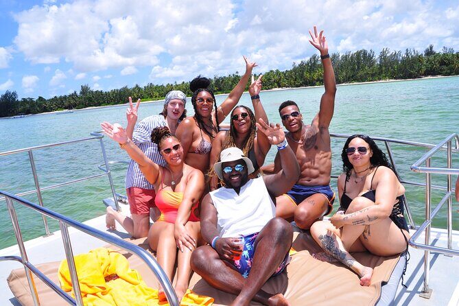 Luxury Hip Hop Boat PartyDrinks, Music, and the Best Vibes in PC - Good To Know
