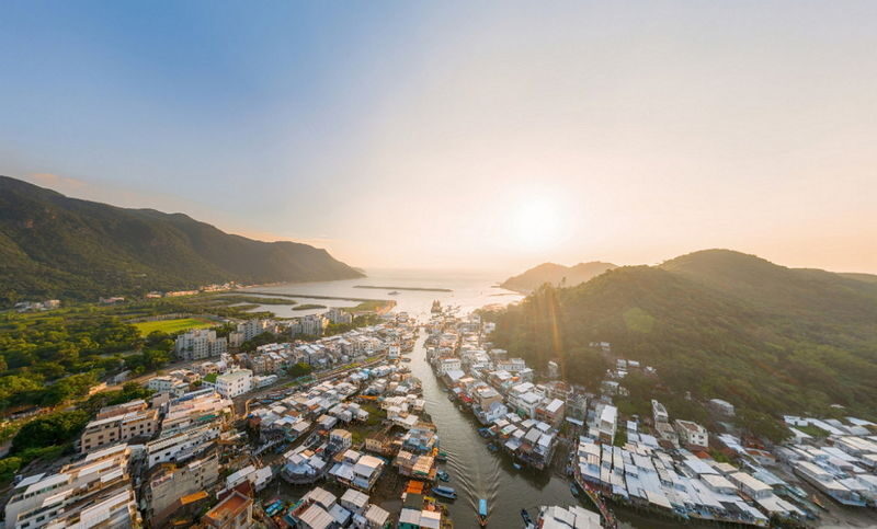 Luxury Lantau Tour with Crystal Cable Car, Tai O boat, hotel pick up - Oriental Heritage adds a final Hong Kong-themed stop