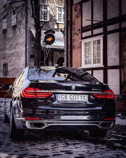 Luxury Limousines – Pickup From the Airport - Key Points