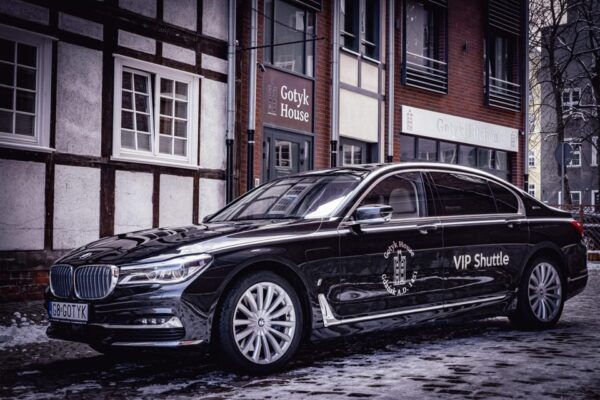 Luxury Limousines – Pickup From the Airport - Vehicle Options