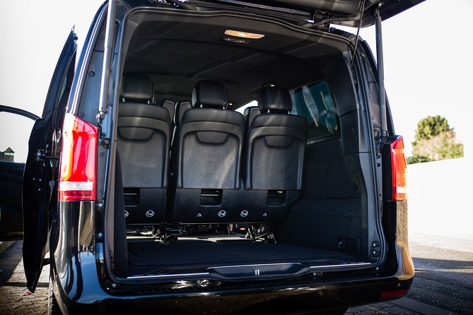 Luxury London Heathrow Airport Transfer V-Class - Meeting and Pickup Details