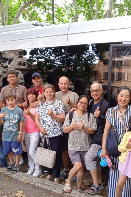 Luxury Minibus Tour of Rome From Civitavecchia - Tour Guide Services