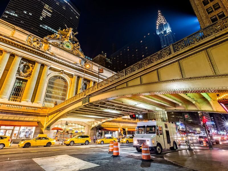 Luxury Night Bus Tour in New York - A three-hour introduction to New York after dark