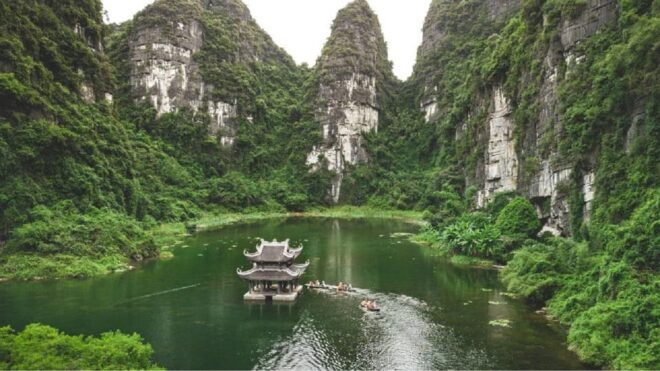 Luxury Ninh Binh Tour: Explore Hoa Lu, Trang An & Hang Mua. - Local Cuisine