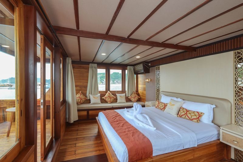 Luxury Phinisi: 3D2N Elrora Phinisi Liveaboard from Labuan Bajo - A three-day route with real variety