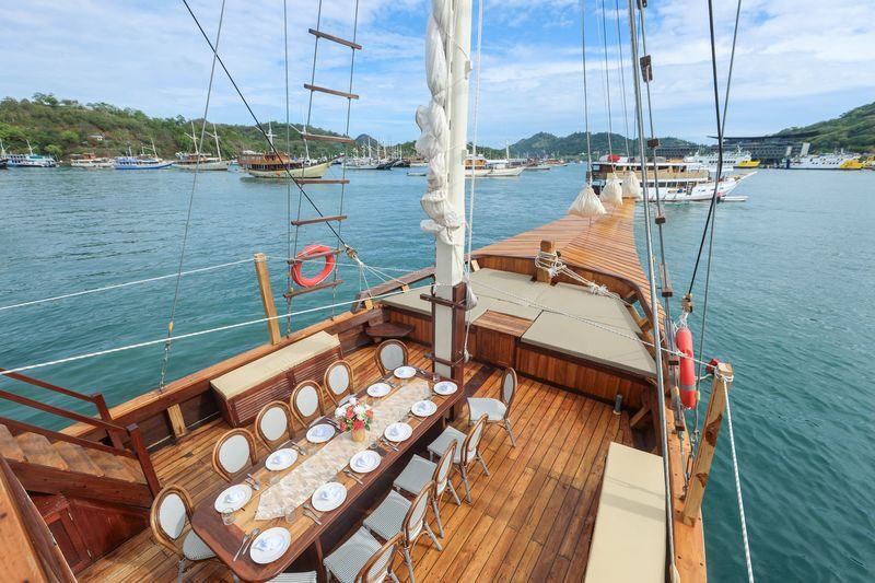 Luxury Phinisi: 3D2N Elrora Phinisi Liveaboard from Labuan Bajo - Who will get the most from this trip