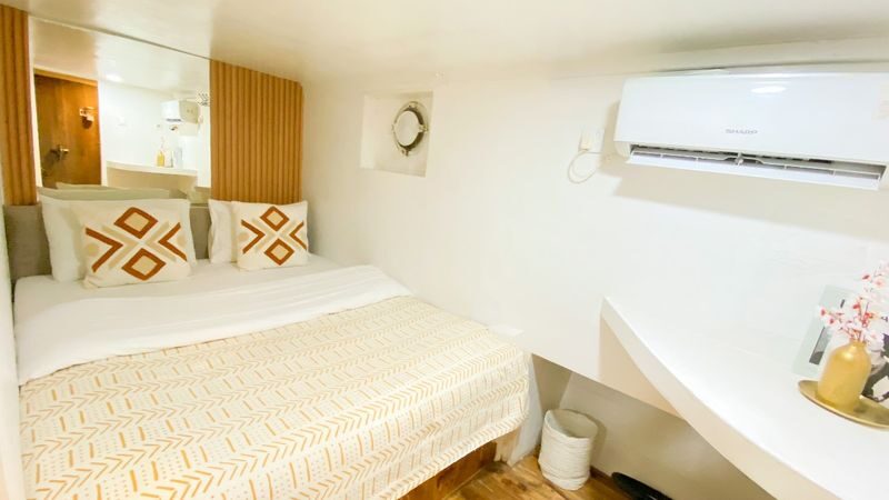 Luxury Phinisi: 3D2N Sailing Liveaboard from Labuan Bajo - Day three: a gentler stop at Kanawa