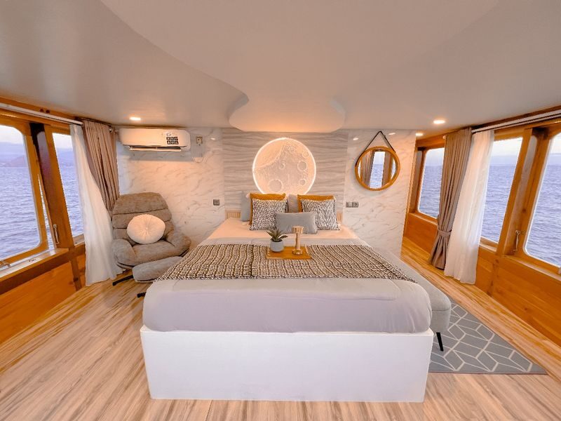 Luxury Phinisi: 3D2N Sailing Liveaboard from Labuan Bajo - Weather, packing, and the details worth confirming