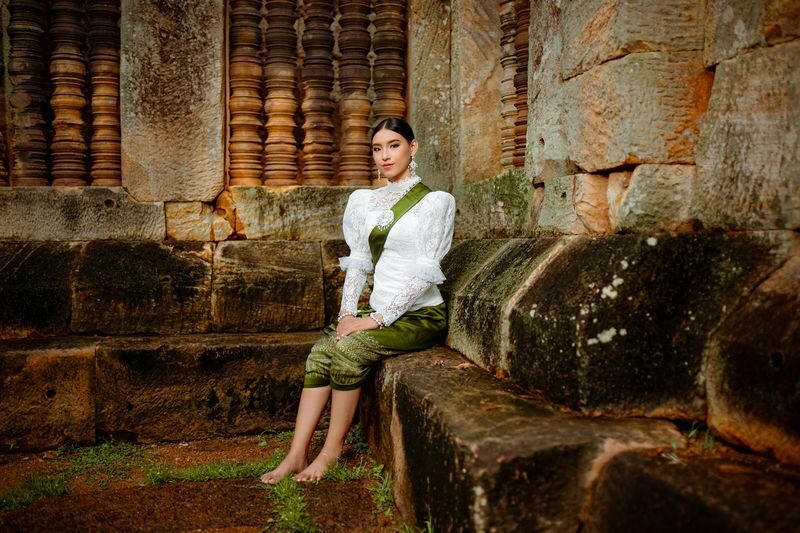 Luxury Private Angkor Wat Tour with German, English or Other Guide - Inside Angkor Wat and the temple route