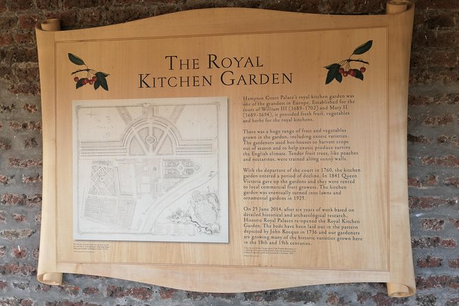 Luxury Private Day Hire London-London Stopover at Windsor & Hampton Court Palace - Discovering Hampton Court Palace