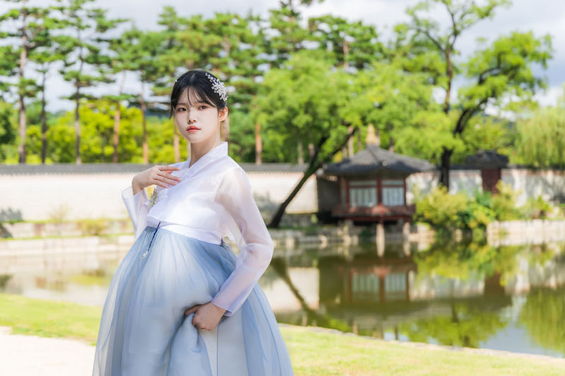 Luxury Private Hanbok Rental with Gyeongbokgung and Studio Snap - At a glance