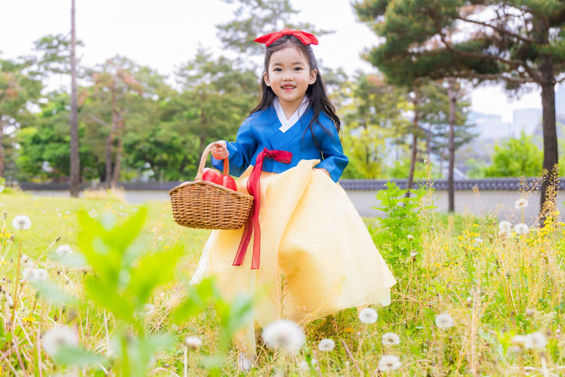Luxury Private Hanbok Rental with Gyeongbokgung and Studio Snap - Who should book GIGIBEBE