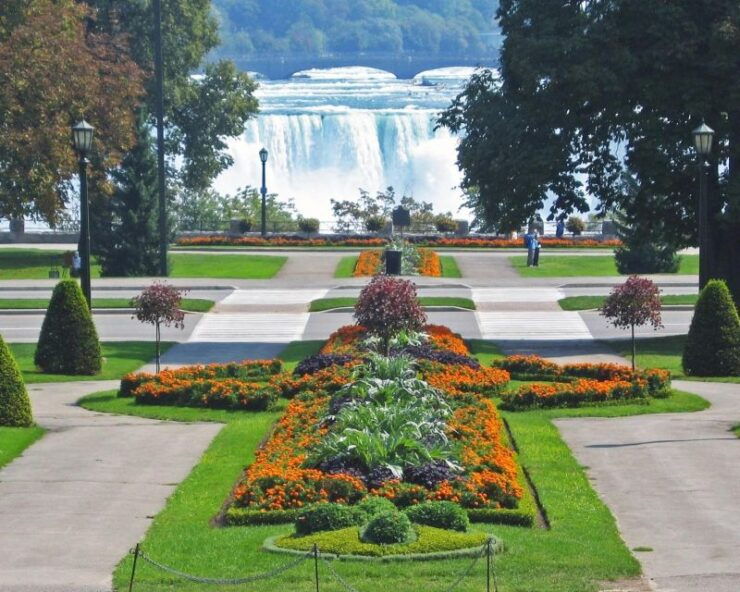 Luxury Private Niagara Falls Tour, Boat, Journey & Skylon - Tour Experience