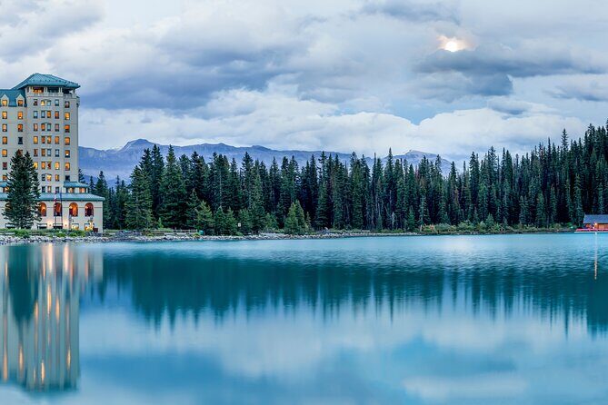 Luxury Private Tour of Lake Louise, Moraine, Peyto and Banff - The Experience and Overall Value