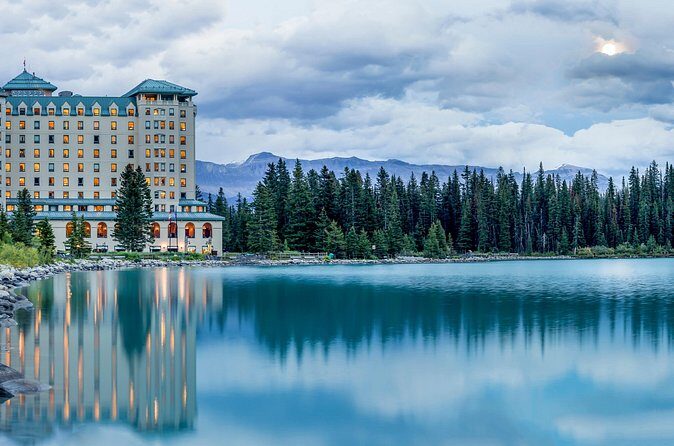 Luxury Private tour to Moraine and Lake Louise from canmore/Banff - FAQs
