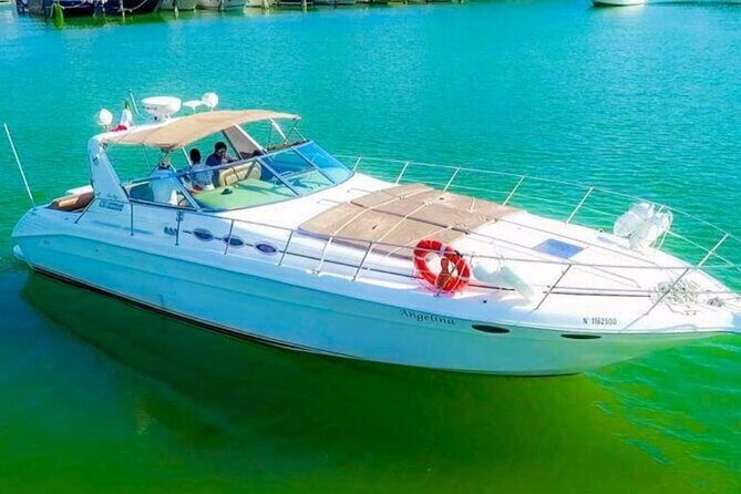 Luxury Private Yacht Rental by the Turquoise Waters of the Caribbean. - Introduction: What to Expect from this Luxury Caribbean Yacht Experience