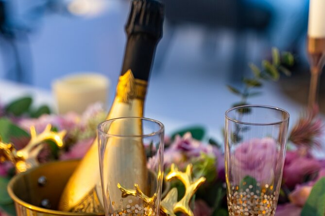 Luxury Proposal at Sunset on a Boat - Confirmation and Accessibility Details