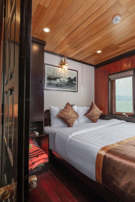 Luxury Ruby Cruise Ha Long Bay - Inclusions and Exclusions