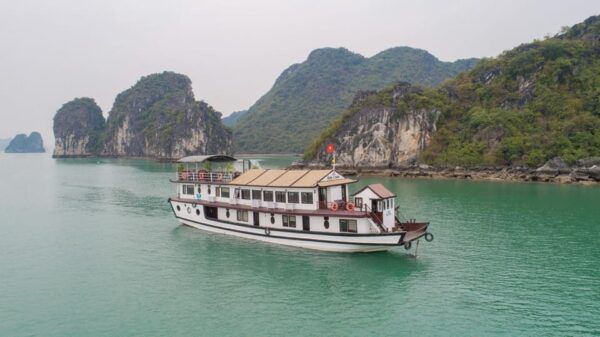 Luxury Ruby Cruise Ha Long Bay - Booking and Inquiries