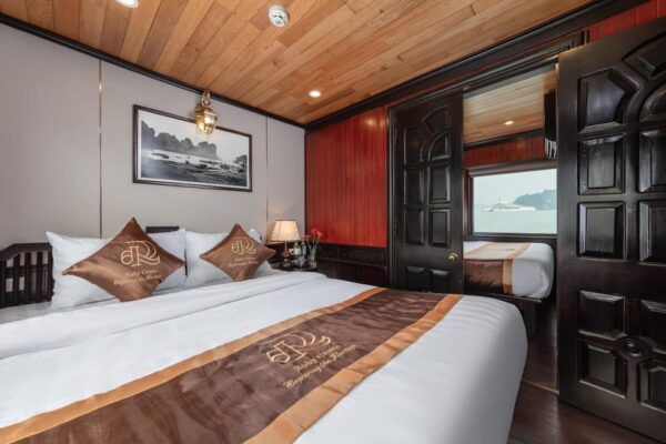 Luxury Ruby Cruise Ha Long Bay - Luxury and Hospitality