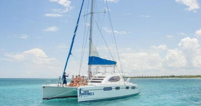 Luxury Sailing and Snorkeling Puerto Aventuras - Transportation Included