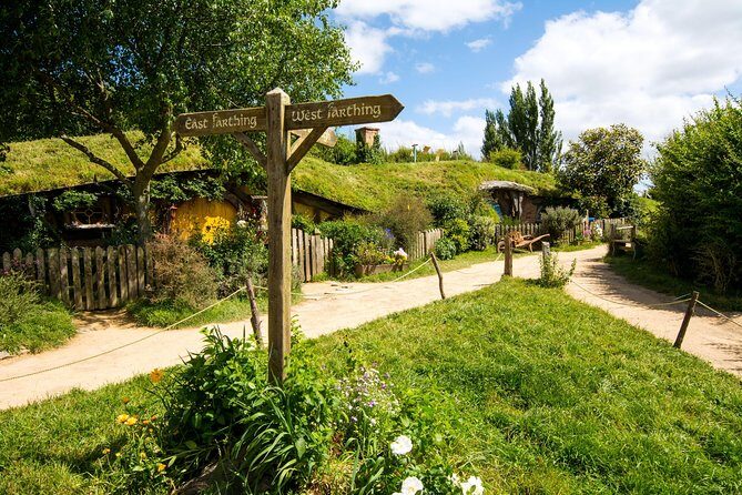 Luxury Small group tour from Auckland to Hobbiton Movie Set - Good To Know