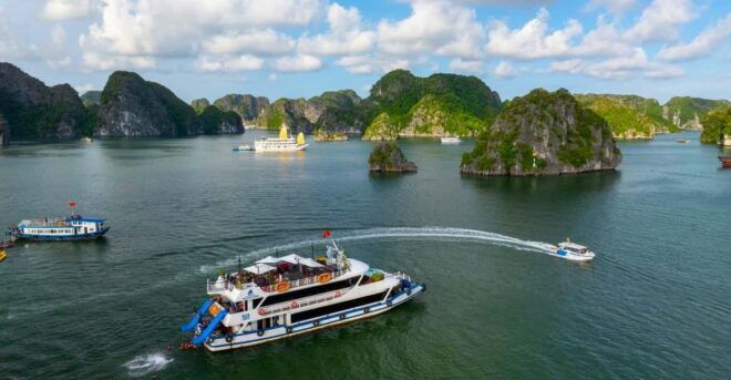 Luxury Sunset Tour- Lan Ha Bay: Kayak, Water Slides, Jacuzzi - Inclusions and Amenities