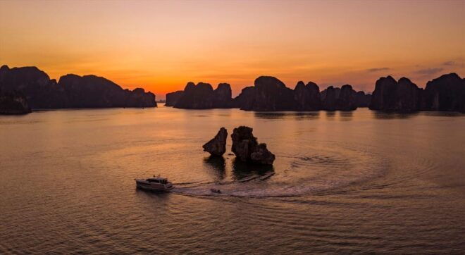 Luxury Sunset Tour - Private Yacht With Snacks & Visit Cave - Important Information