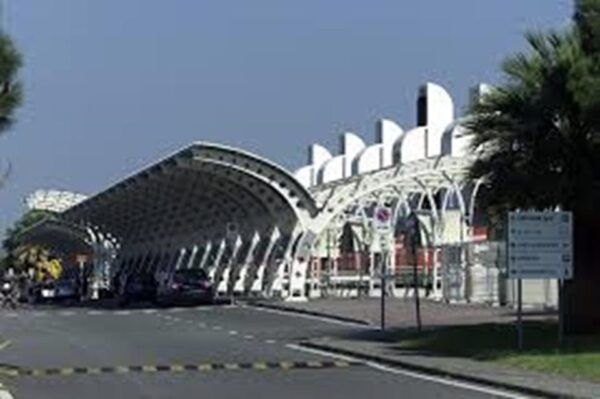 LUXURY SUV TRANSFER FROM ZURICH AIRPORT TO MILAN MALPENSA - Important Considerations